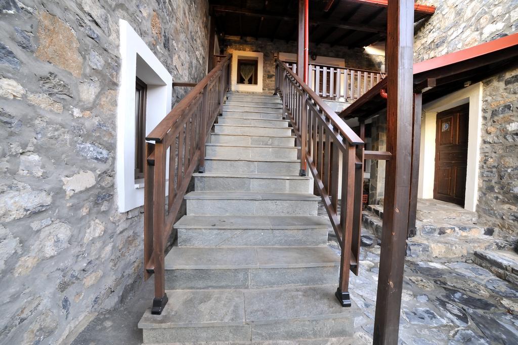 Guesthouse Papastoikou Agios Athanasios  Buitenkant foto